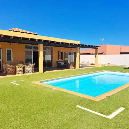 Villa Paradise *